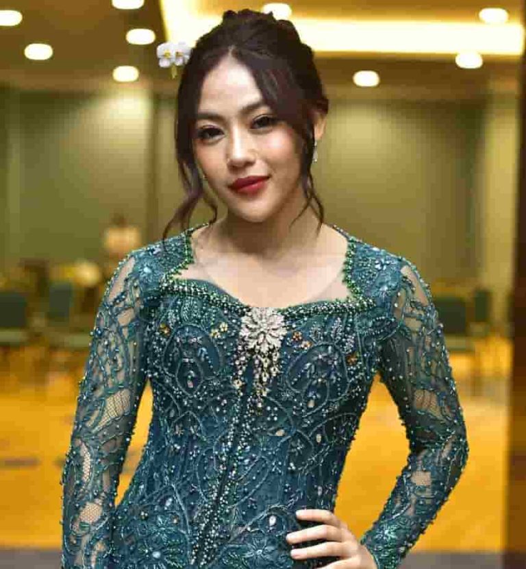Oshin Mega Bintang: Kebaya Adalah Identitas yang Menguatkan Perempuan Indonesia
