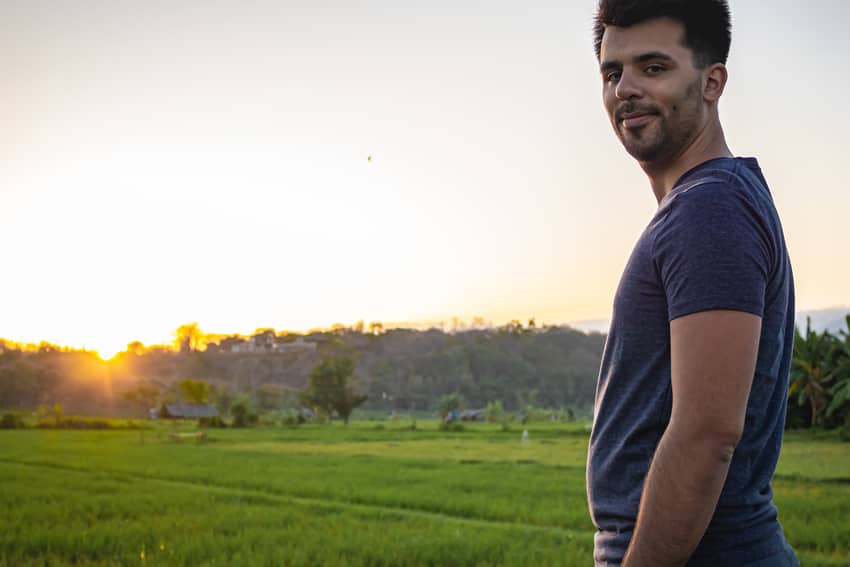 Presenting Serene Pop-Punk, Josh Holmes Releases Single "Say Yes (Wedding Version)"