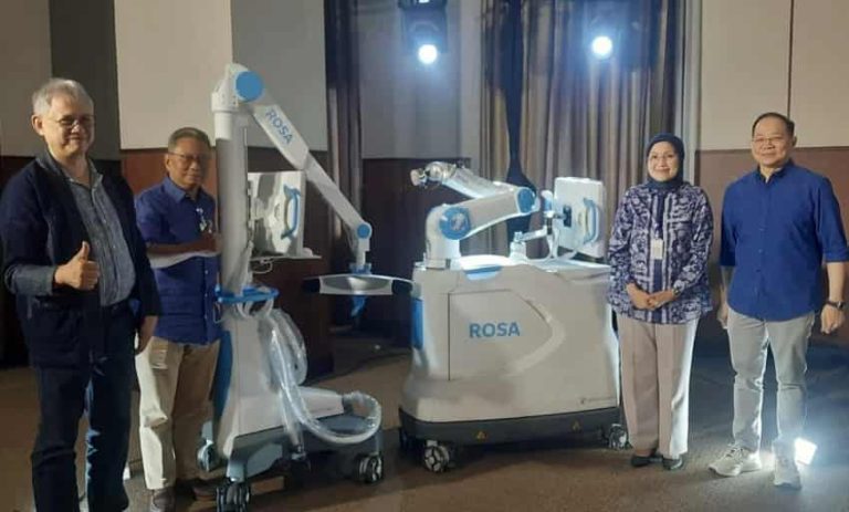 RS Premier Bintaro Perkenalkan ROSA, Teknologi Robotik Pendukung Operasi Lutut