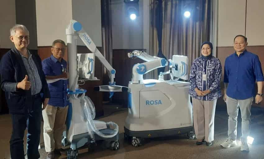RS Premier Bintaro Perkenalkan ROSA, Teknologi Robotik Pendukung Operasi Lutut