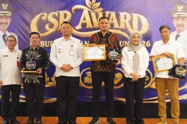 Grup United Tractors Raih 9 Penghargaan pada CSR Award Kabupaten Banjar 2026