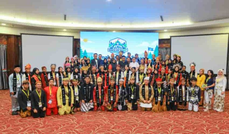 Kolaborasi United Tractors dan Kemendikdasmen Hadirkan Kemah Sekolah Sehat untuk Anak Indonesia Hebat
