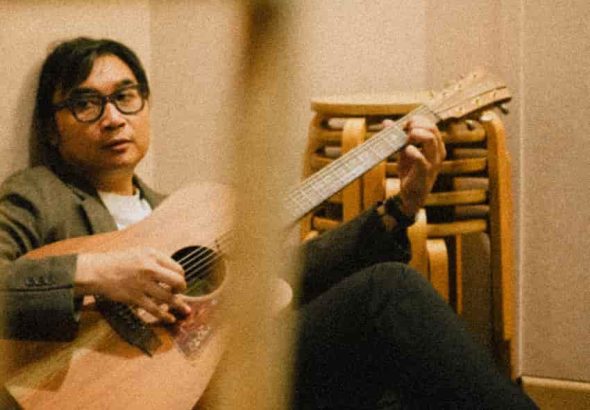 Bentuk Fisik untuk Perjalanan Sunyi: Adhitia Sofyan Lepas Album Observasi Transisi dalam Format CD