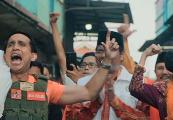 Teaser Trailer BAPAK PALING JUJUR Perlihatkan Kekacauan Jonas Prakoso di Tengah Kampanye