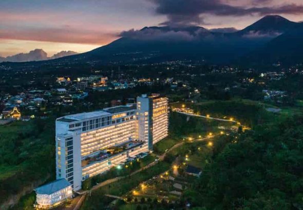 Satu Dekade Bertumbuh Bersama Alam: Le Eminence Puncak dan Jejak yang Ingin Dijaga