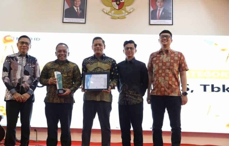 United Tractors Soroako Raih Best National Contractor PT Vale Indonesia