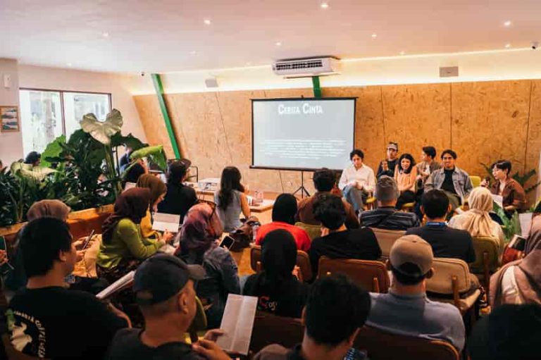LOMBA SIHIR Merilis Album Deluxe “Setelah: Obrolan Jam 3 Pagi”, Sekaligus Menyambut Konser Ujung Dunia di November 2026