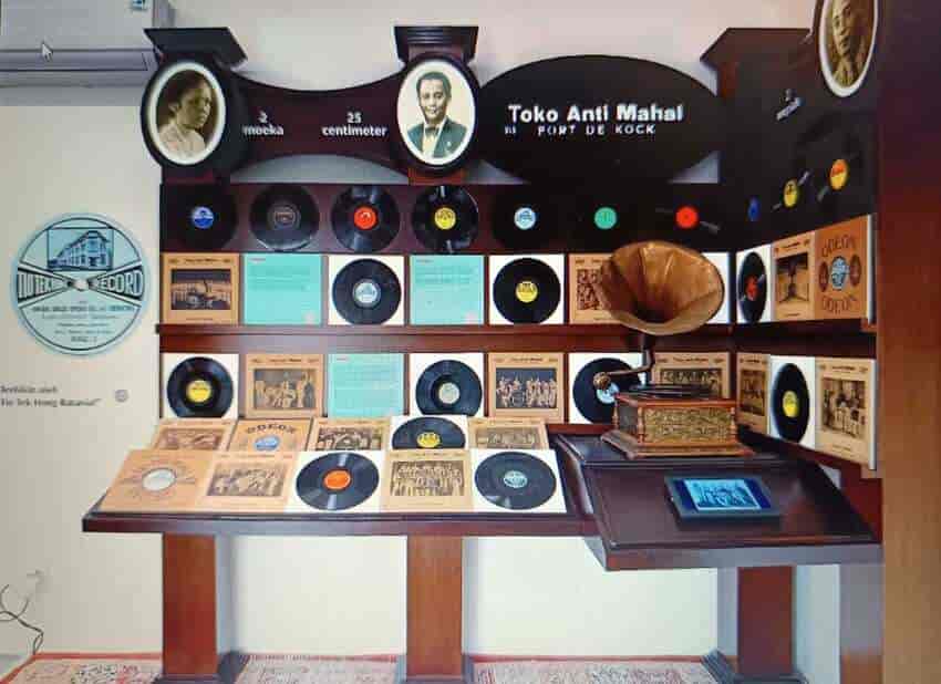 Popularia: Menelusuri Jejak Tionghoa dalam Sejarah Musik Populer Indonesia
