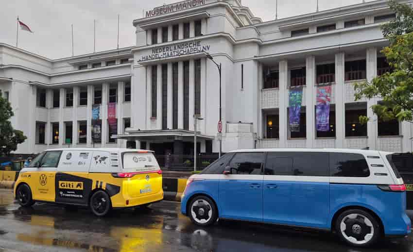 Sempat Lintasi Indonesia, Volkswagen ID. Buzz Resmi Catat Guinness World Records Usai Jelajahi 92 Negara