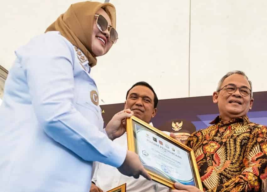 Ceria Corp turut Partisipasi di Program Gotong Royong Bedah Rumah di Kendari Sulawesi Tenggara