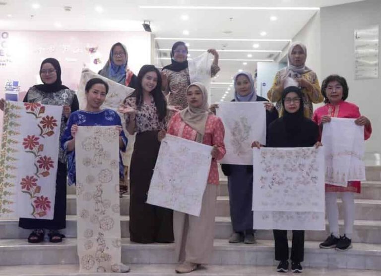 Kreasikan Gaya Lewat Seni Tradisi: Novotel Jakarta Cikini Rayakan Hari Batik